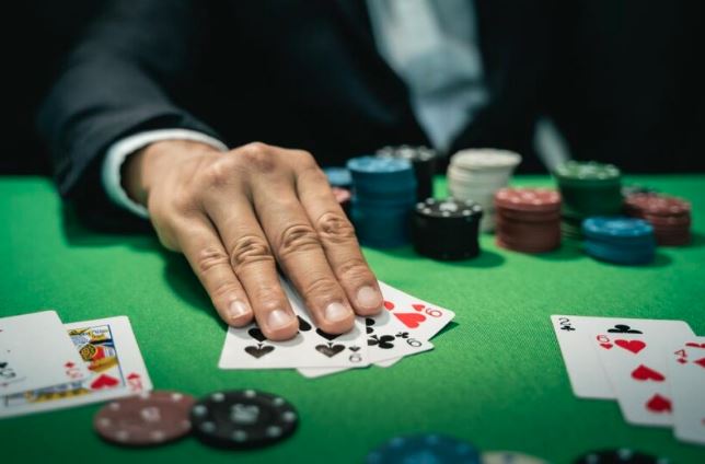 How to Play and Win at Online Red Dog Poker